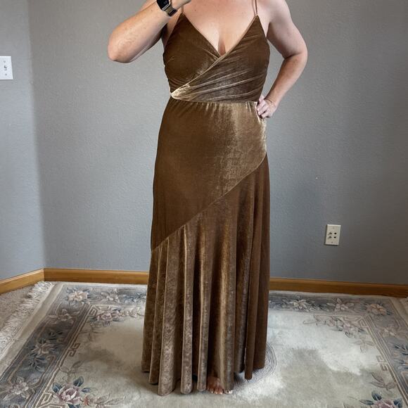 Mia Joy Joyfolie Womens Taupe Velvet Maxi Dress Size M V-Neck Adjustable Straps - Picture 1 of 9